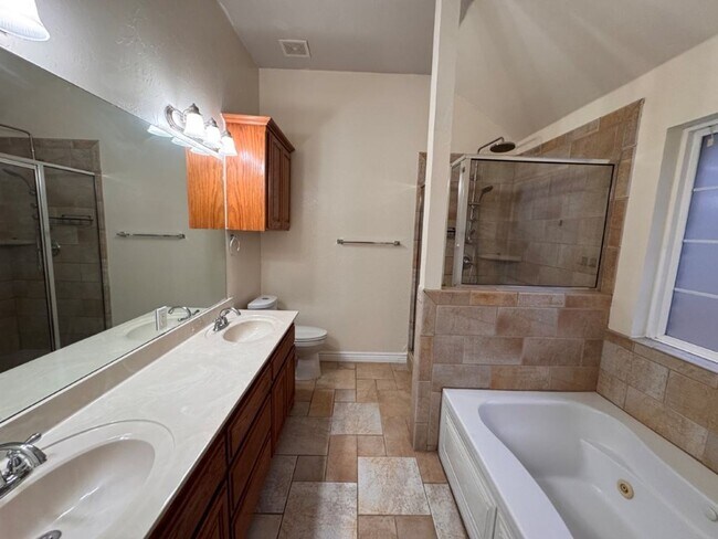 Building Photo - 3 bed, 2 living area, 2.5 baths with storm shelter gazebo!  This home has everything you need, ca...