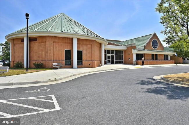 Building Photo - 1627 Field Sparrow Ter NE