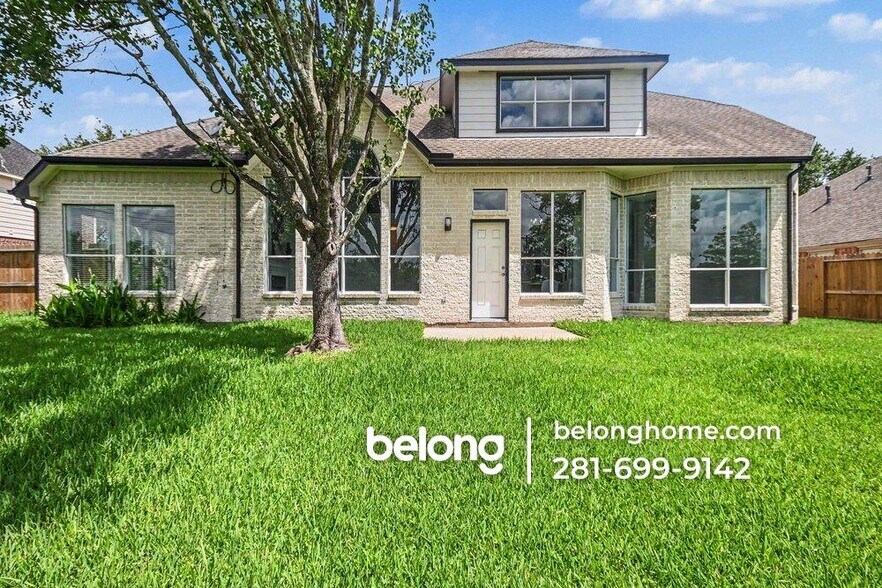 Building Photo - 2855 Everett Dr