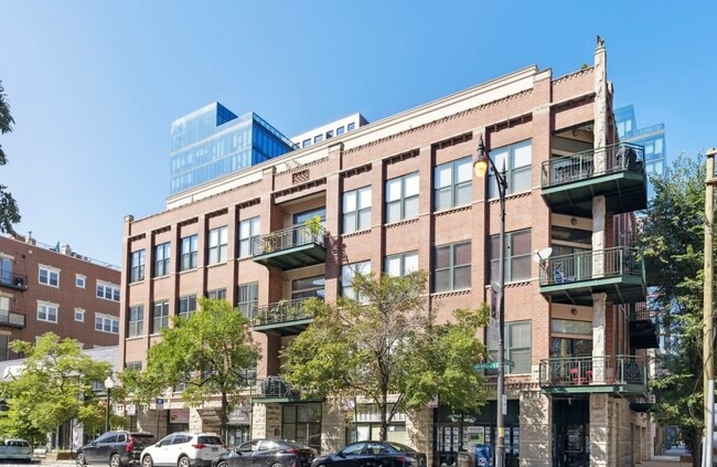 Building Photo - 936 W Madison St