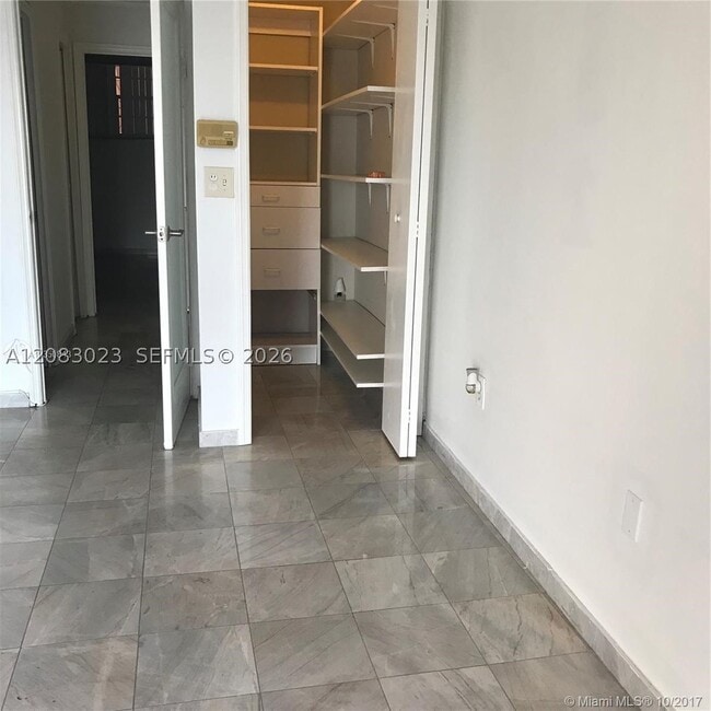 Building Photo - 7899 NE Bayshore Ct
