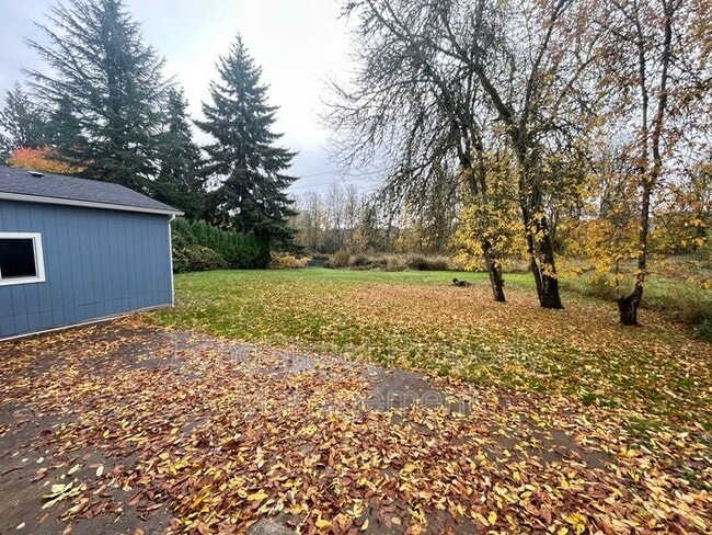 Building Photo - 2520 NW Robinhood St