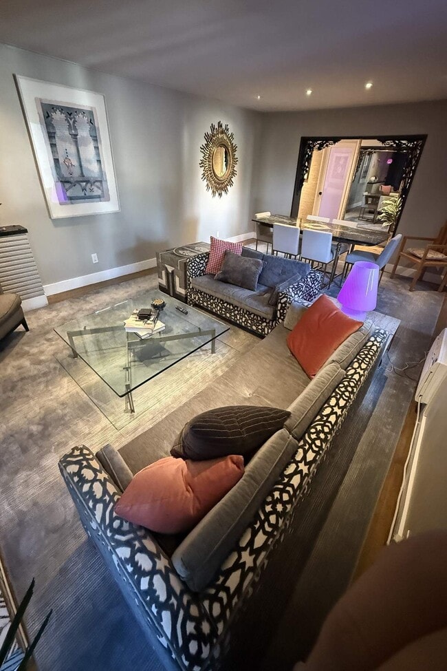 Building Photo - 2066 Glencoe Way