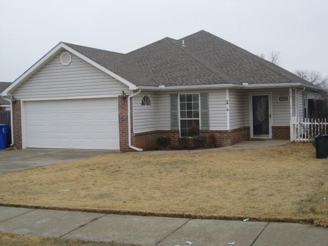 Primary Photo - 1013 Cedarcrest St