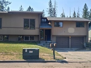 Building Photo - 924 E Bedivere Dr