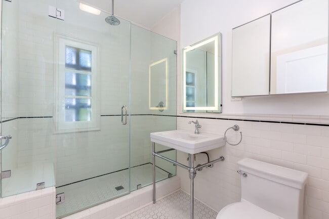 Second bathroom - 8495 Fountain Ave