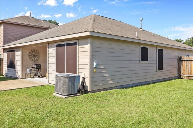 Building Photo - 317 Falling Pine Dr