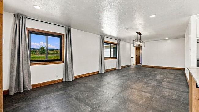 Building Photo - 4702 N State Hwy 67