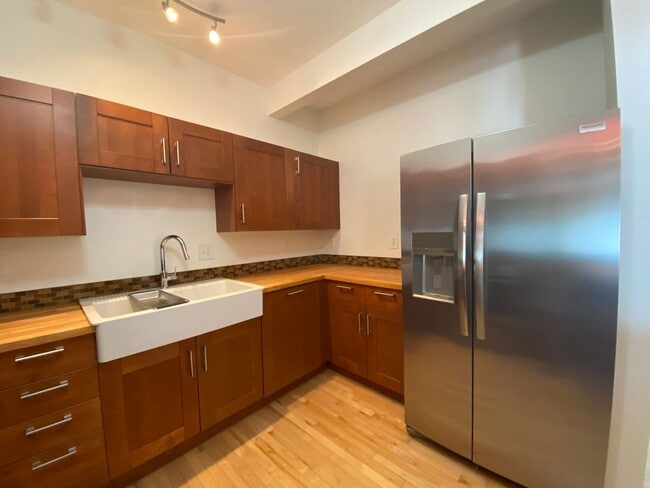 Building Photo - 3 Bedroom Home for Rent - HR Heights