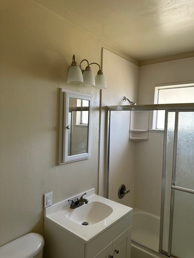 Building Photo - Coming Soon Cozy Renovated Country Propert...
