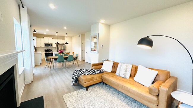 Building Photo - 4740 Canterbury Rd