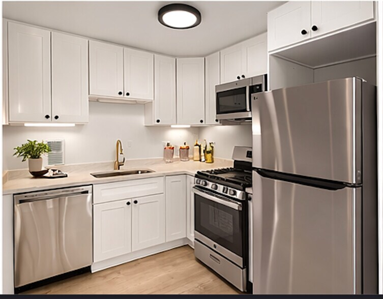 Building Photo - 5851 Quantrell Ave