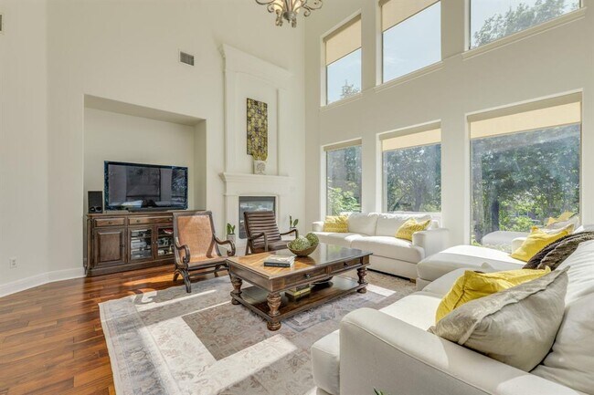 Building Photo - 13229 Country Trails Ln