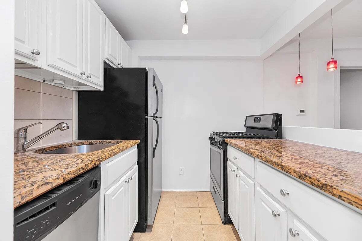 Building Photo - 257 Water St