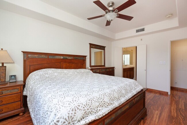 Building Photo - Furnished 2 bedroom with flex office space near Convention Center Downtown!