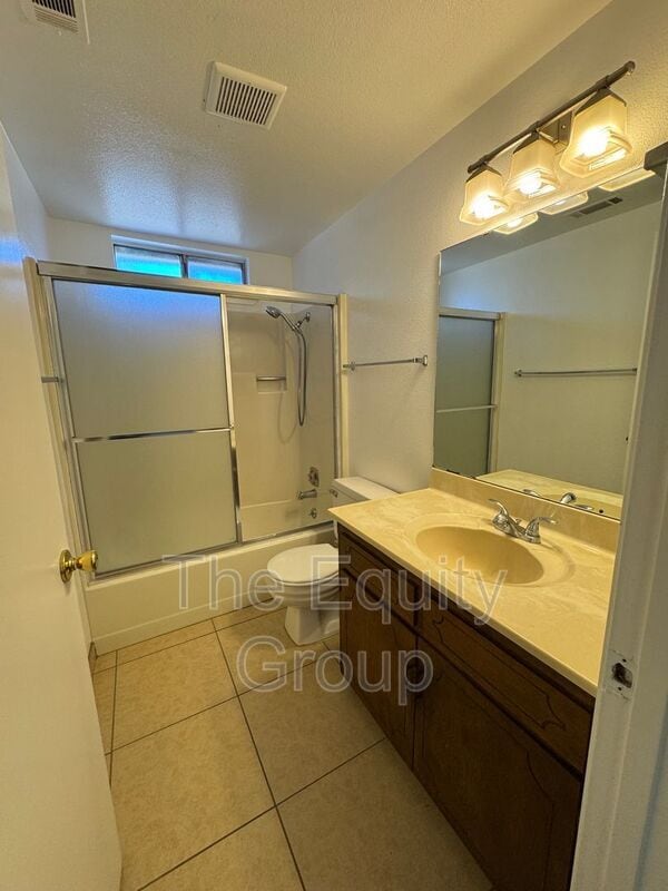 Building Photo - 2023 S Tracy Ct