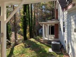 Building Photo - 202 N Spring St