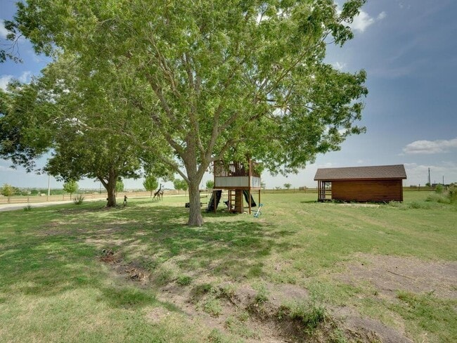 Building Photo - 161 CR 375