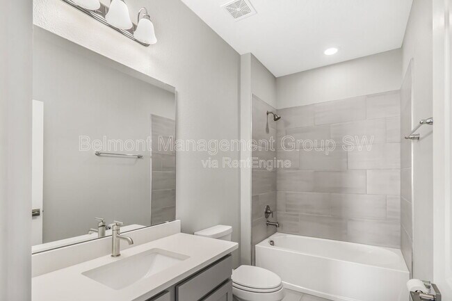 Building Photo - 30053 Island Club Dr
