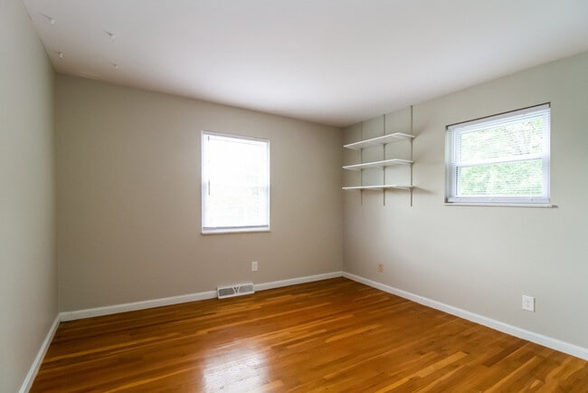 Building Photo - 7696 Burlinehills Ct