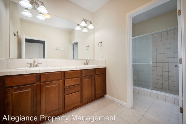 Building Photo - 3 br, 3 bath House - 7910 Walerga Rd Unit 706