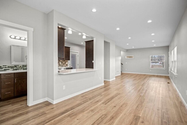 Building Photo - Introducing a Stunning 3 bedroom New Duple...