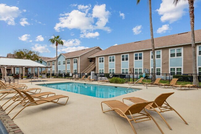 Building Photo - For Rent-  2nd months rent is FREE!!!!