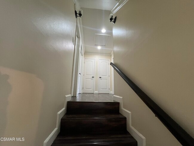 Building Photo - 334 W Avenida De Las Flores