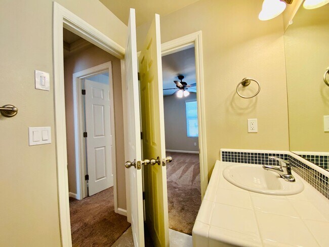 Building Photo - $2,250 DeWolf & Barstow, 3 Bedroom - Joy D...