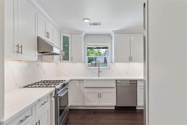 Building Photo - 10602 Riverview Dr