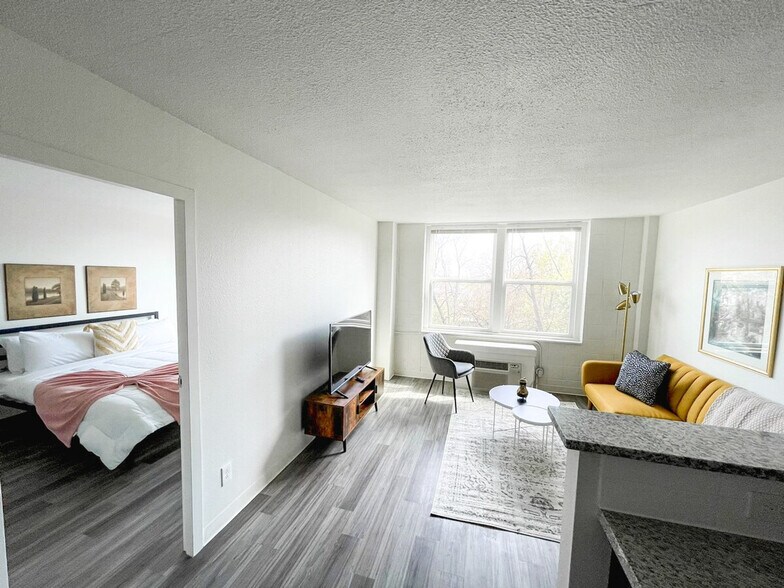 Building Photo - 2515 Burnet Ave