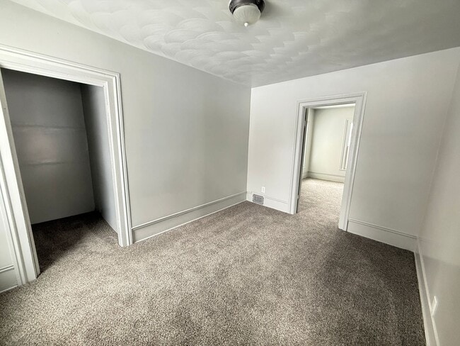 Building Photo - 107 Sager Rd