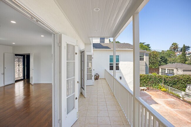 Building Photo - Stunning, remodeled rental in Historic Fra...