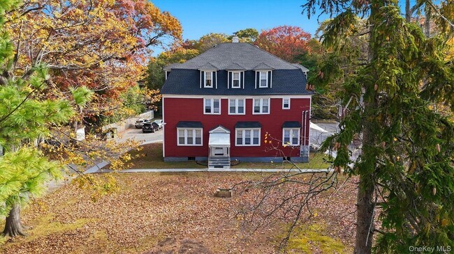 Primary Photo - 221 Lake Ave S