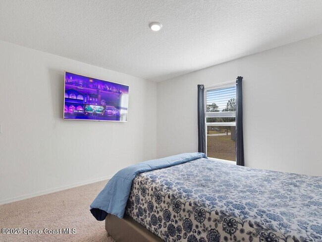 Building Photo - 496 Vanguard St SE