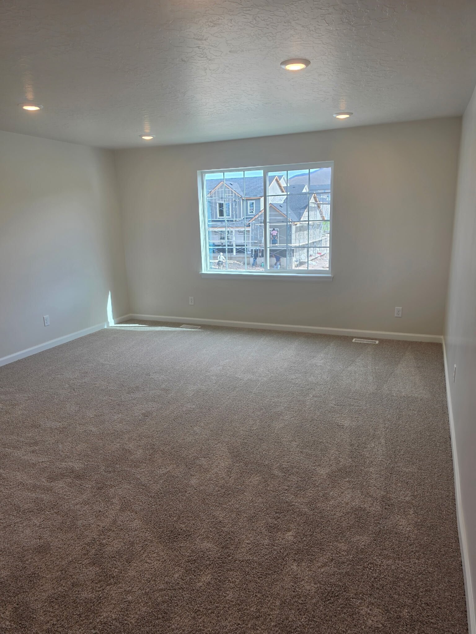 Building Photo - 918 W Brocket St