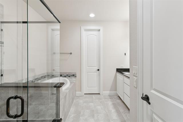 Building Photo - 2141 Lewis Canyon Dr