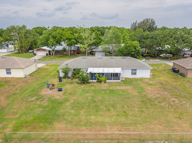 Building Photo - MOVE IN SPECIAL- Spacious 3/2 Duplex in St. Cloud Located Close to Lakefront