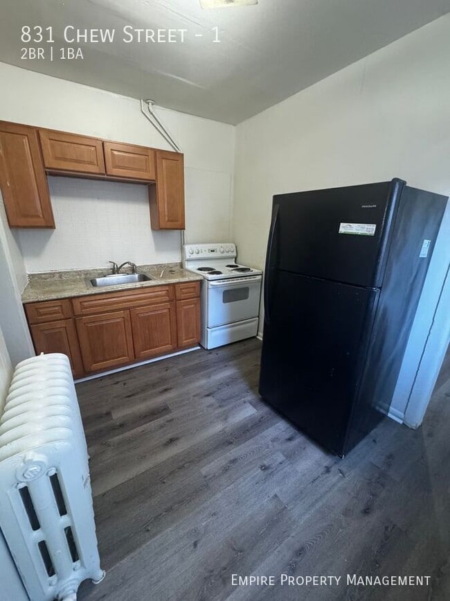 Building Photo - 831 W Chew St