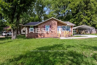Building Photo - 548 Bragg Ave