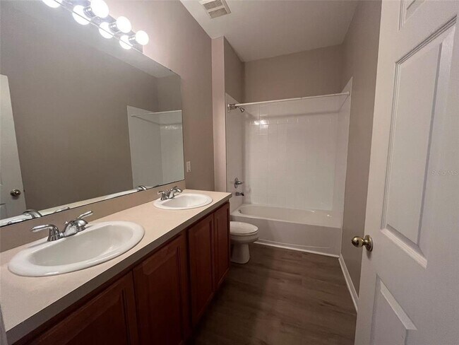 Building Photo - 13282 SW Pembroke Cir N