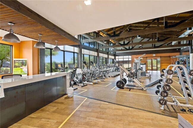 Building Photo - 748 Hazy Hills Loop