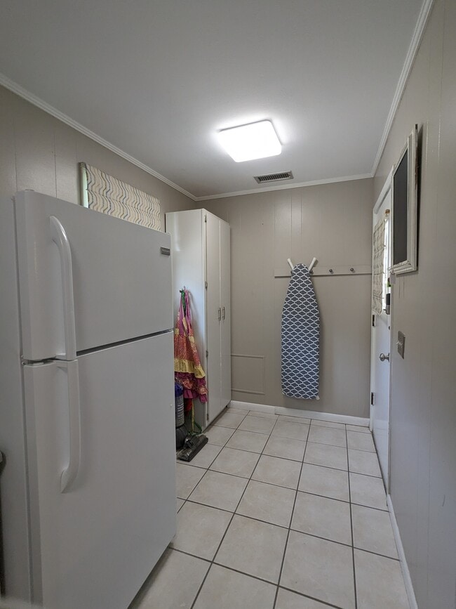 Building Photo - 804 Mixon Dr