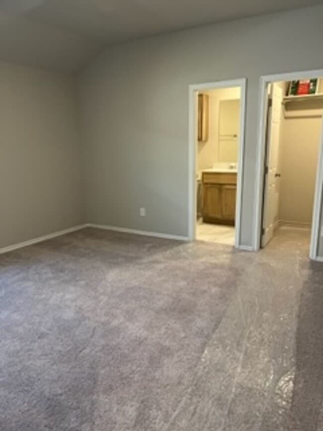 Building Photo - 1st Month Free!