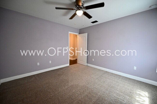 Building Photo - Home in South Crestview!