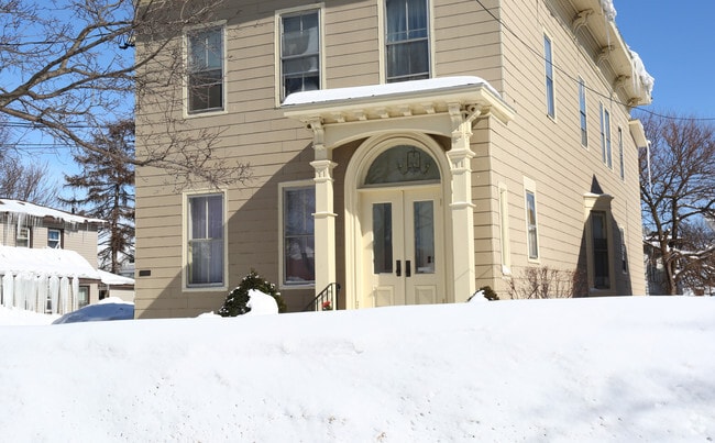 Building Photo - 141 W Fifth St