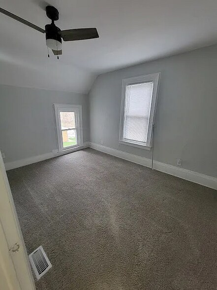 Building Photo - 326 1/2 N Gratiot Ave