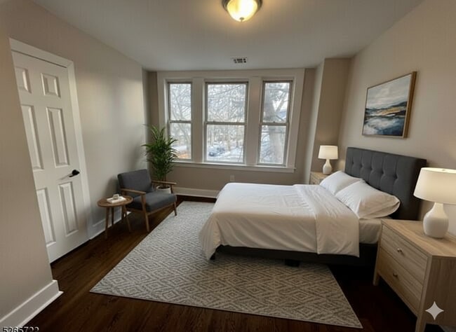 Building Photo - 44 Clifford St