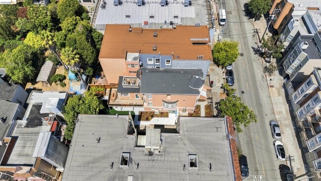 Building Photo - 415 Fillmore St