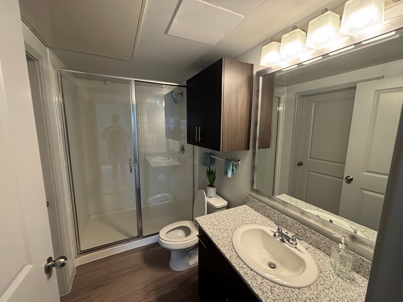 Building Photo - 950 FM2001